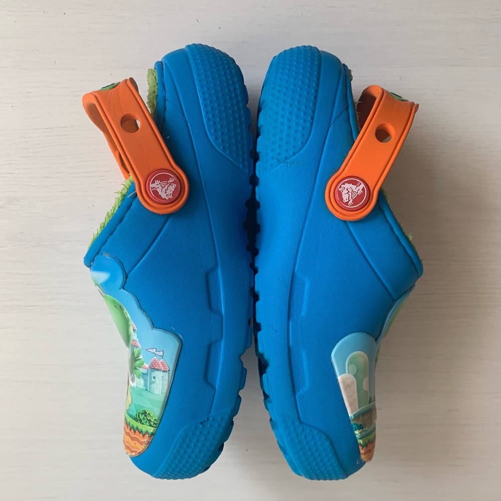 Crocs Kids Super Mario Yoshi Lined Clogs Sandals - Picture 7 of 9